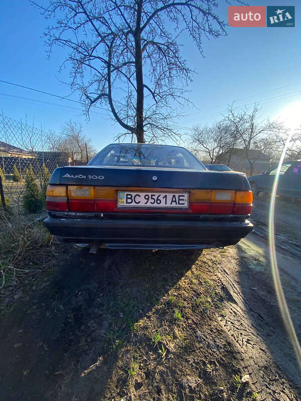 Седан Audi 100 1986 в Золочеве