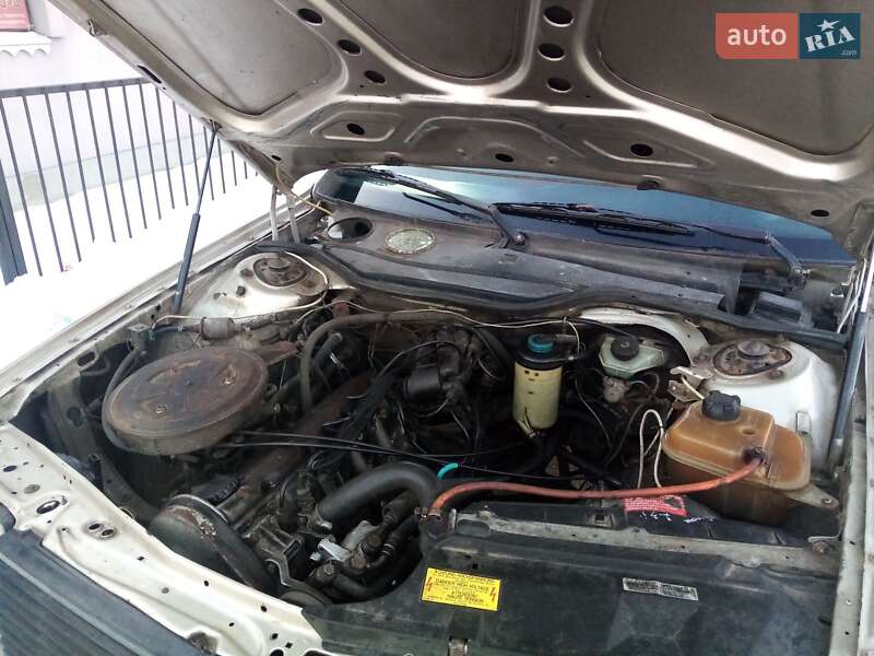 Седан Audi 100 1988 в Костопілі