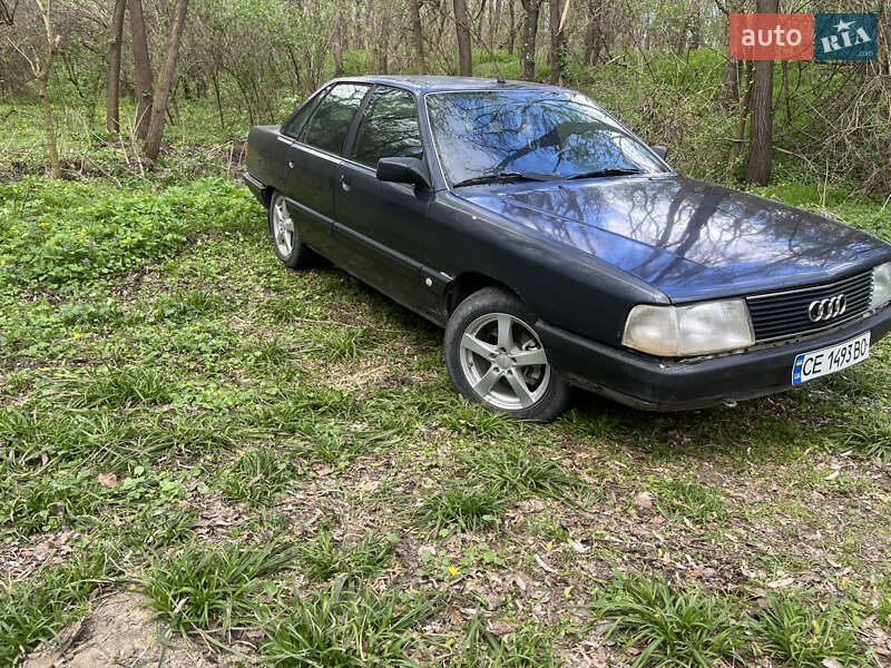 Седан Audi 100 1987 в Хотине