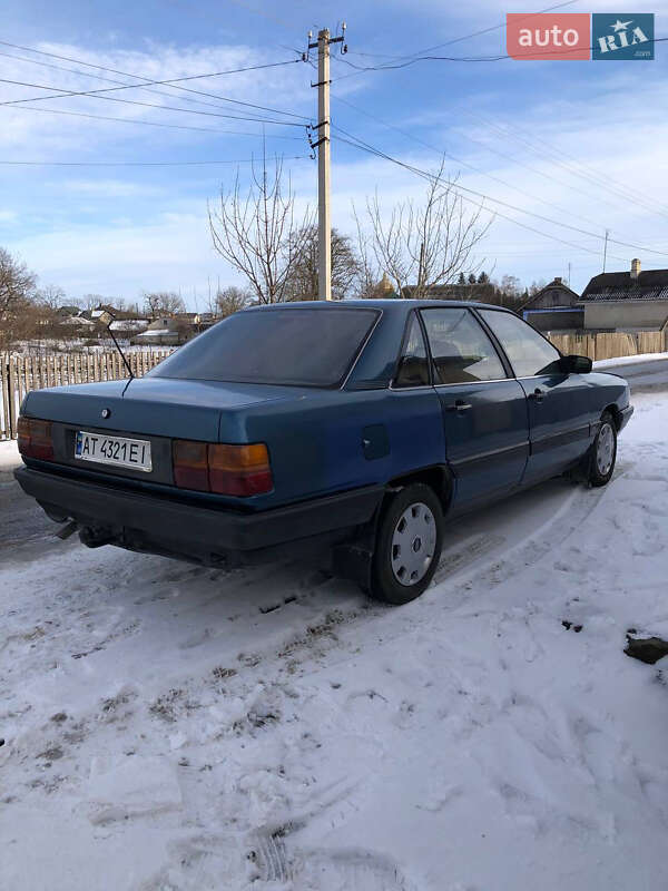 Седан Audi 100 1987 в Кицмани