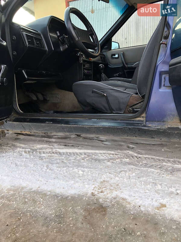 Седан Audi 100 1987 в Кицмани