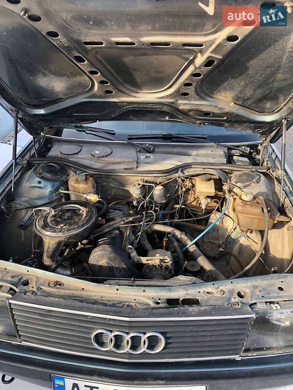 Седан Audi 100 1987 в Кицмани