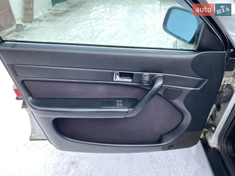 Седан Audi 100 1993 в Березному