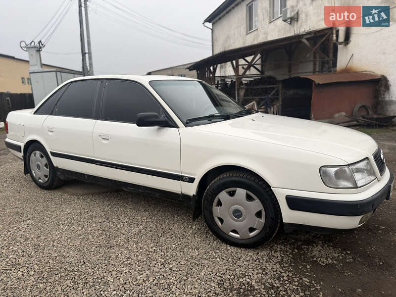 Седан Audi 100 1992 в Тячеве