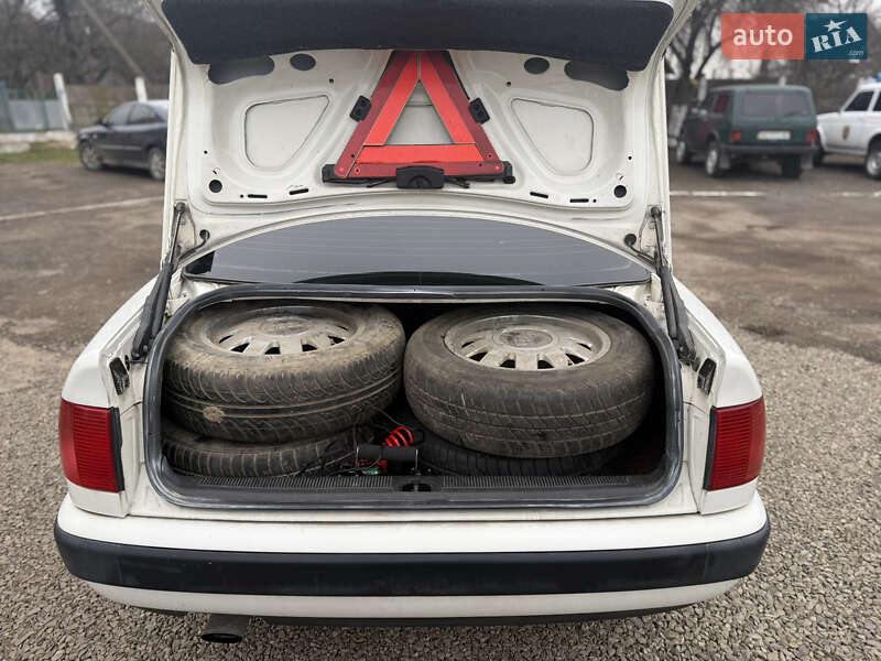 Седан Audi 100 1992 в Тячеве