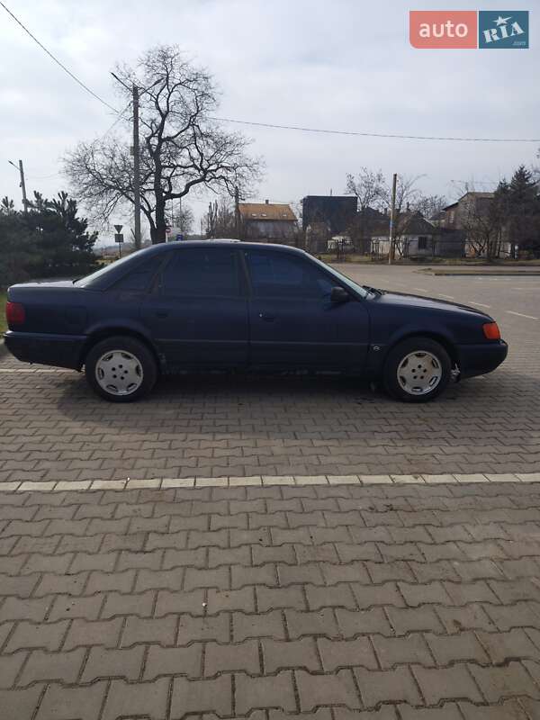 Седан Audi 100 1993 в Одессе