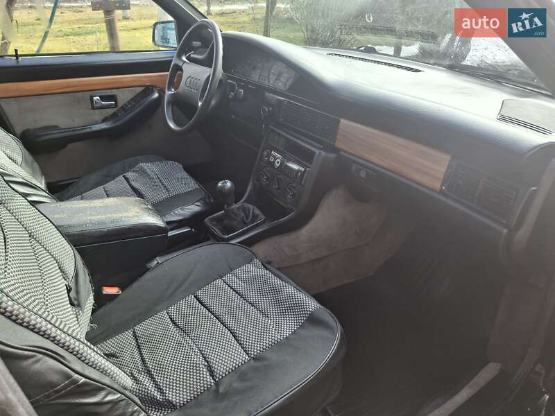 Седан Audi 100 1988 в Иваничах