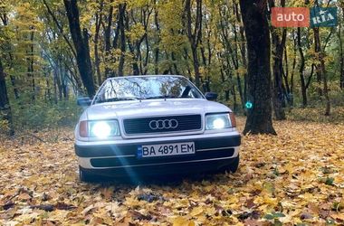 Седан Audi 100 1991 в Яготине