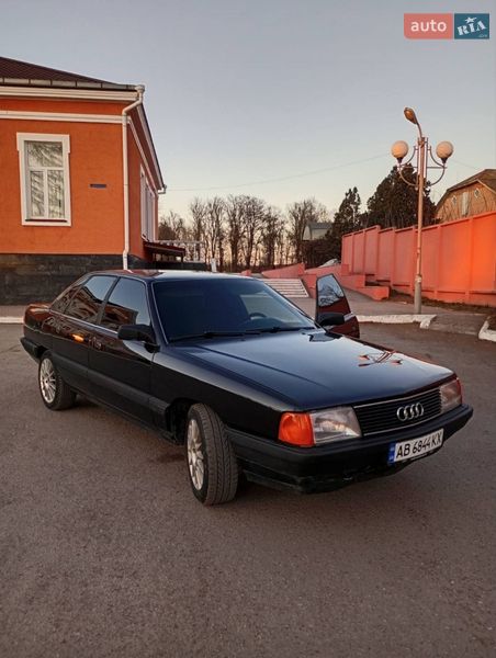 Седан Audi 100 1990 в Хмільнику