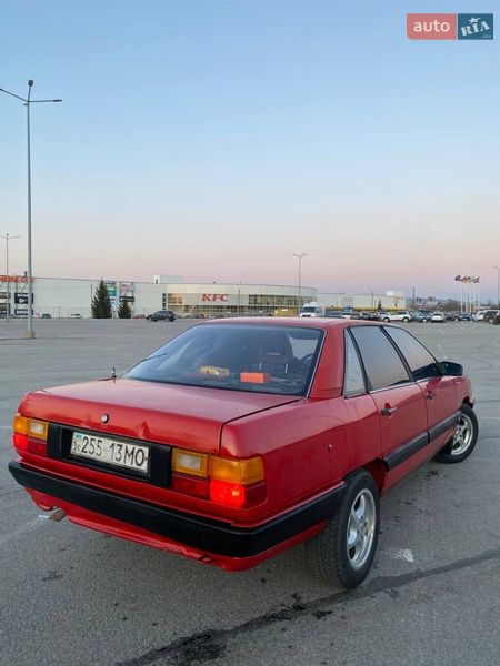 Седан Audi 100 1989 в Чернівцях