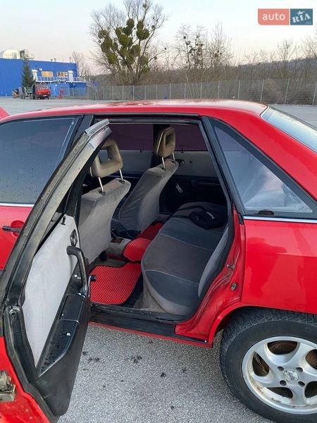 Седан Audi 100 1989 в Чернівцях