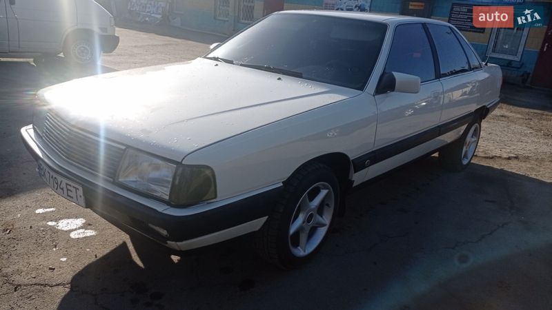 Седан Audi 100 1986 в Рівному
