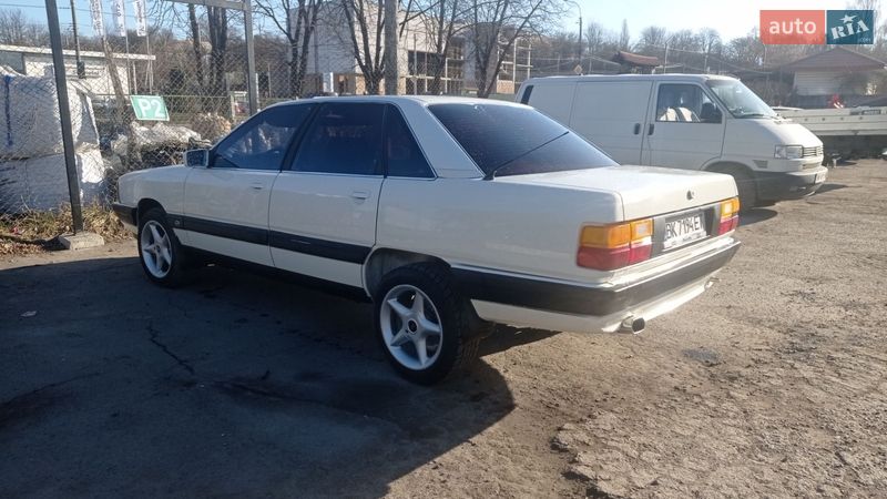 Седан Audi 100 1986 в Рівному