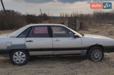 Седан Audi 100 1983 в Ровно