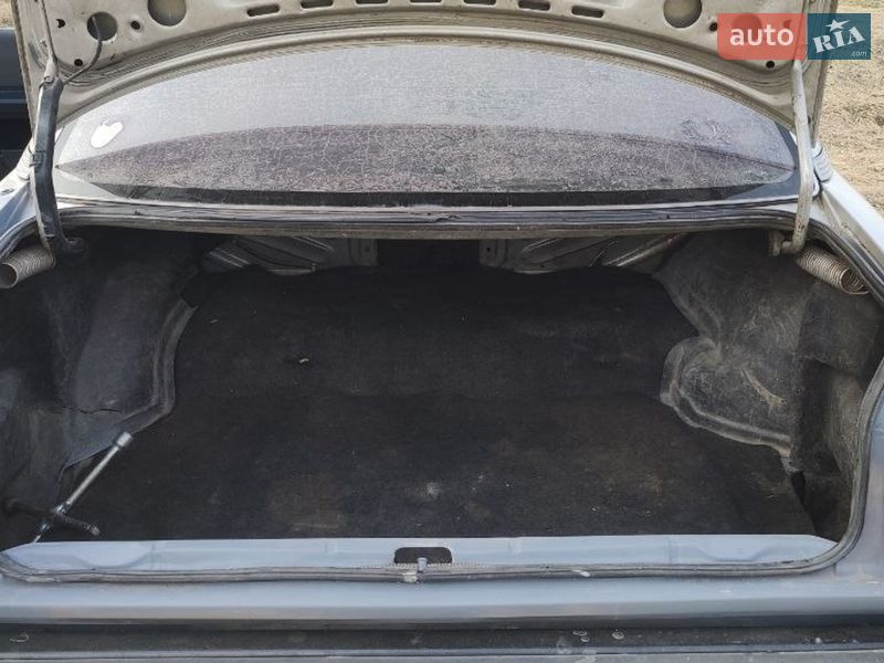 Седан Audi 100 1983 в Ровно