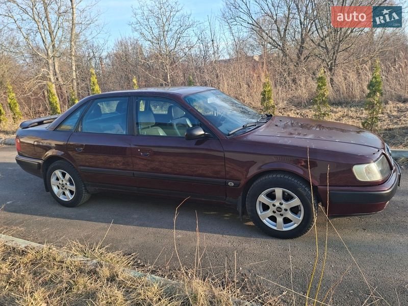 Седан Audi 100 1993 в Ровно