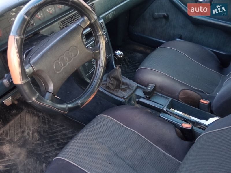 Седан Audi 100 1990 в Володимирі