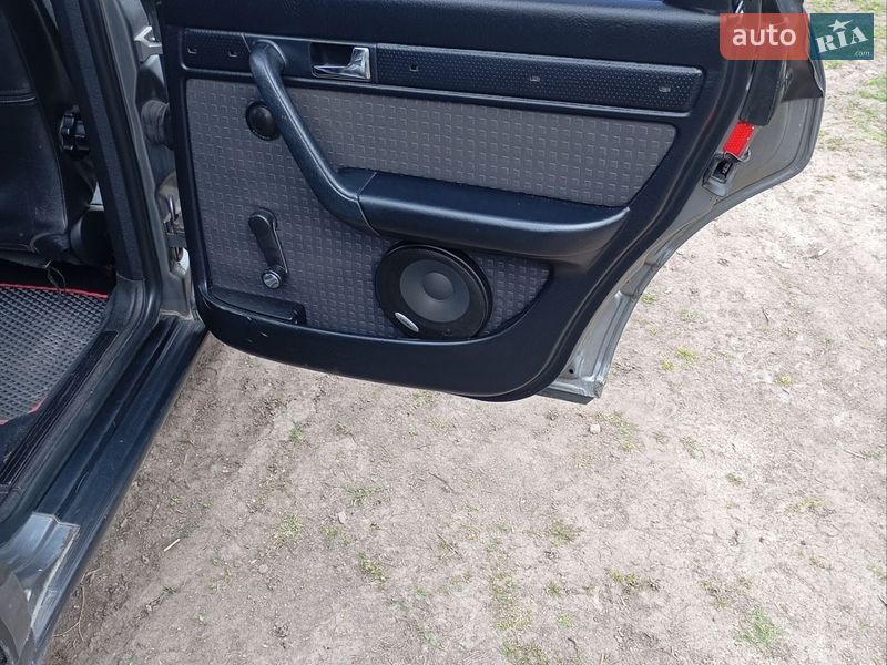 Седан Audi 100 1993 в Бучаче