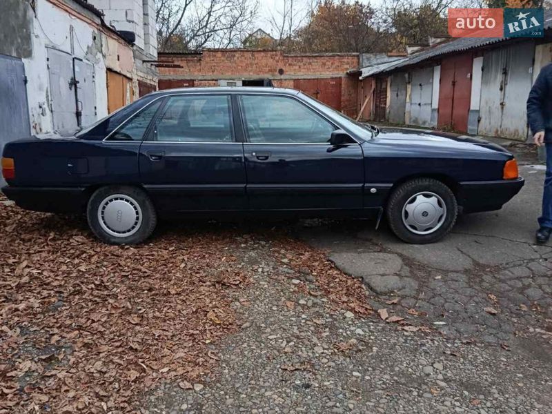 Седан Audi 100 1989 в Чернівцях фото Седан Audi 100 1989 в Чернівцях