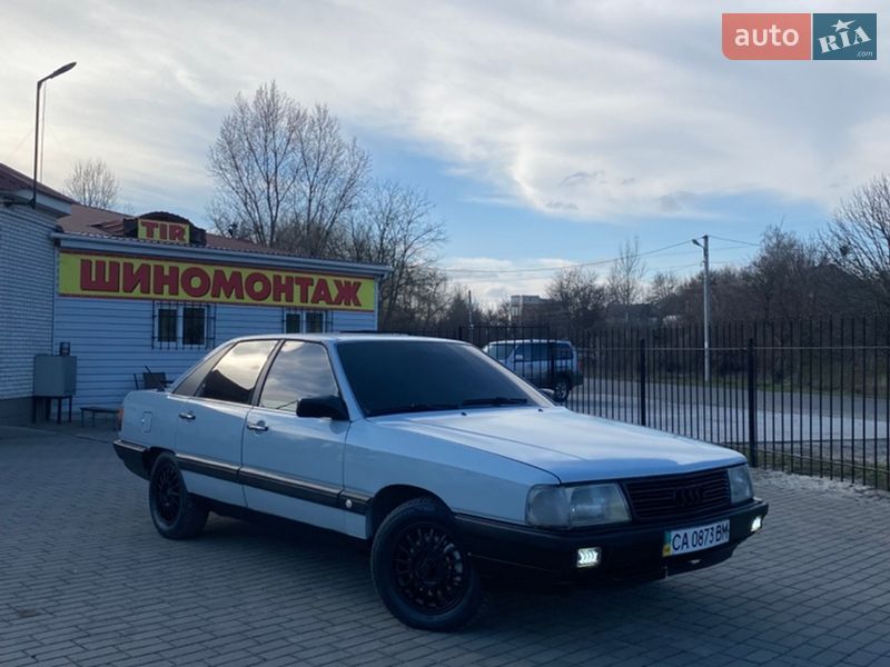 Седан Audi 100 1987 в Черкассах