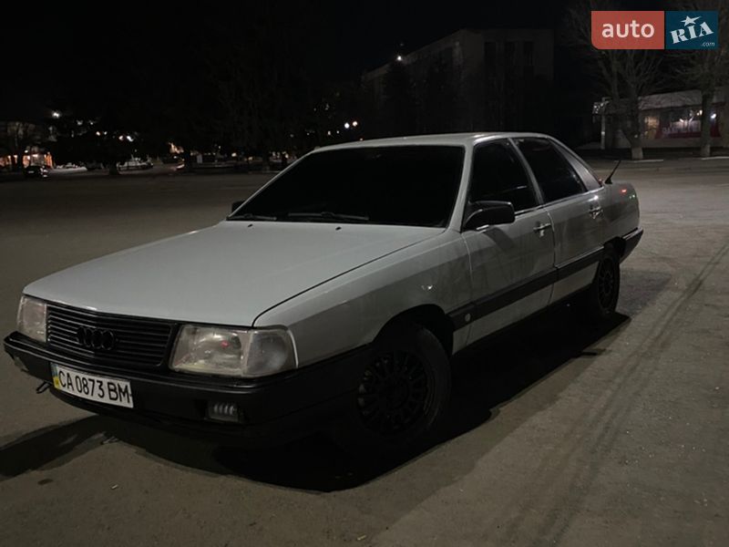 Седан Audi 100 1987 в Черкассах
