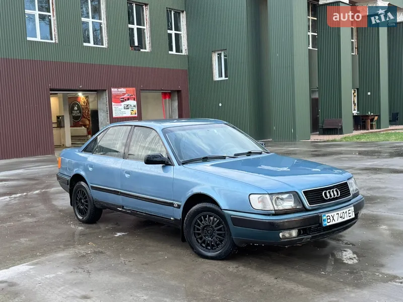 Audi 100