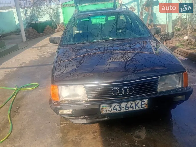 Audi 100