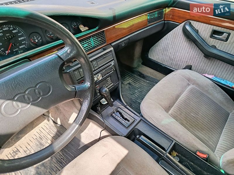 Седан Audi 100 1990 в Луцьку