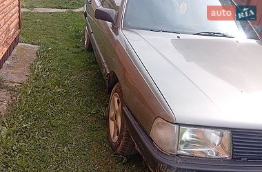 Седан Audi 100 1986 в Сторожинце