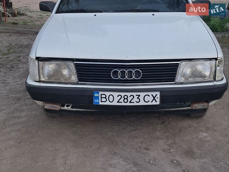 Седан Audi 100 1986 в Чорткові