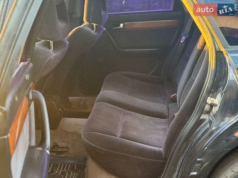 Седан Audi 100 1991 в Жовкві