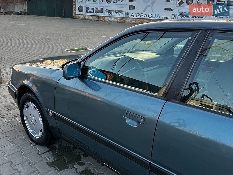Седан Audi 100 1991 в Одессе