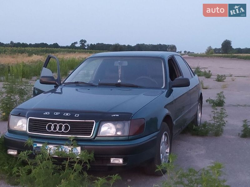 Седан Audi 100 1993 в Соленом фото Седан Audi 100 1993 в Соленом