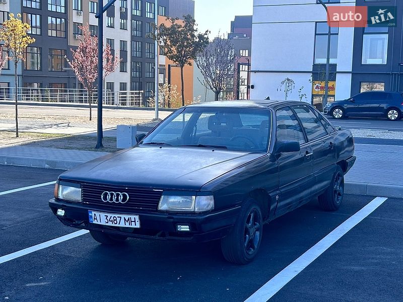 Седан Audi 100 1985 в Рівному