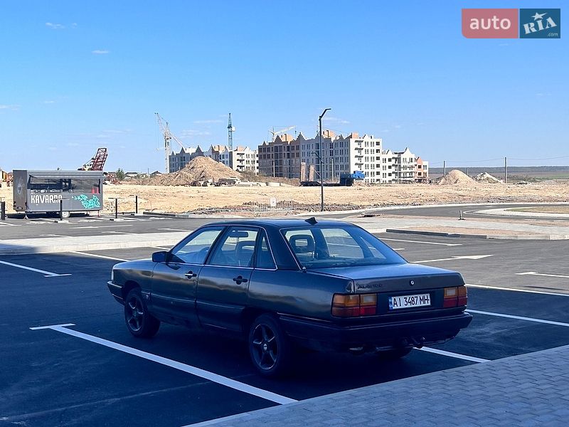 Седан Audi 100 1985 в Рівному