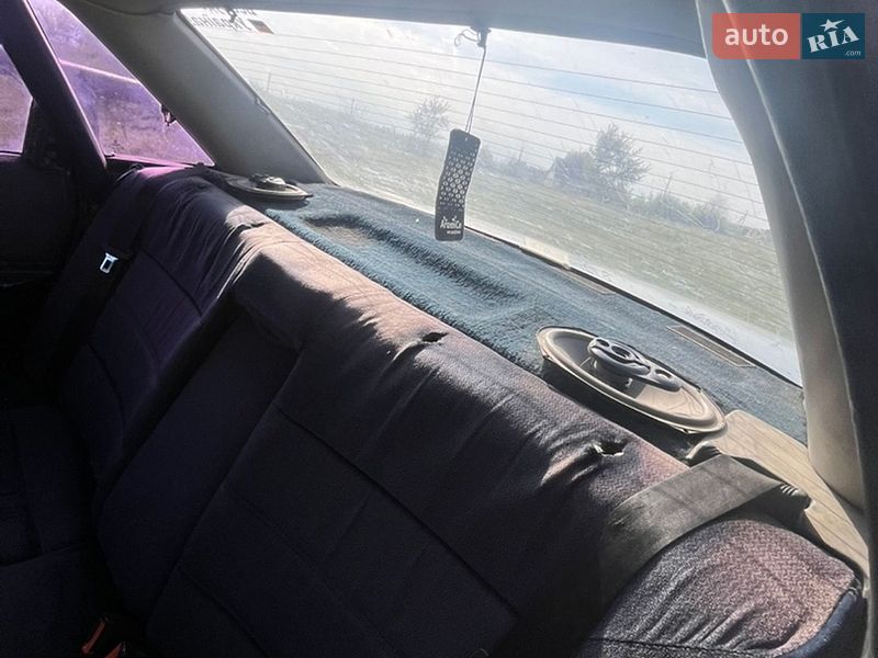 Седан Audi 100 1983 в Нововолынске