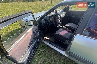 Седан Audi 100 1983 в Нововолынске