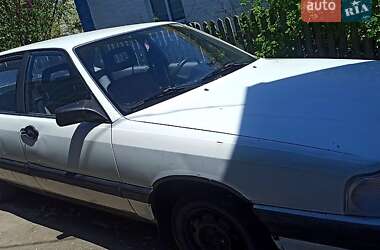 Седан Audi 100 1984 в Липовце