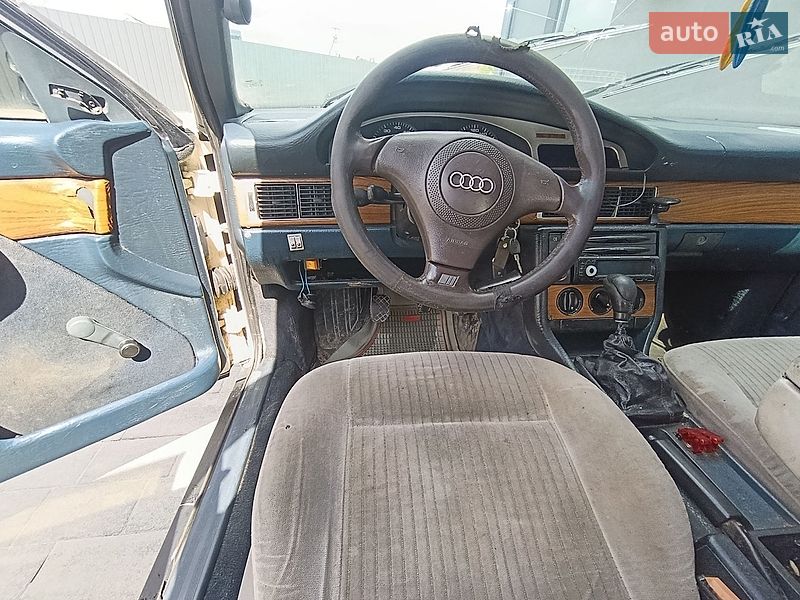 Седан Audi 100 1989 в Луцке