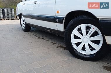 Седан Audi 100 1989 в Ватутіному