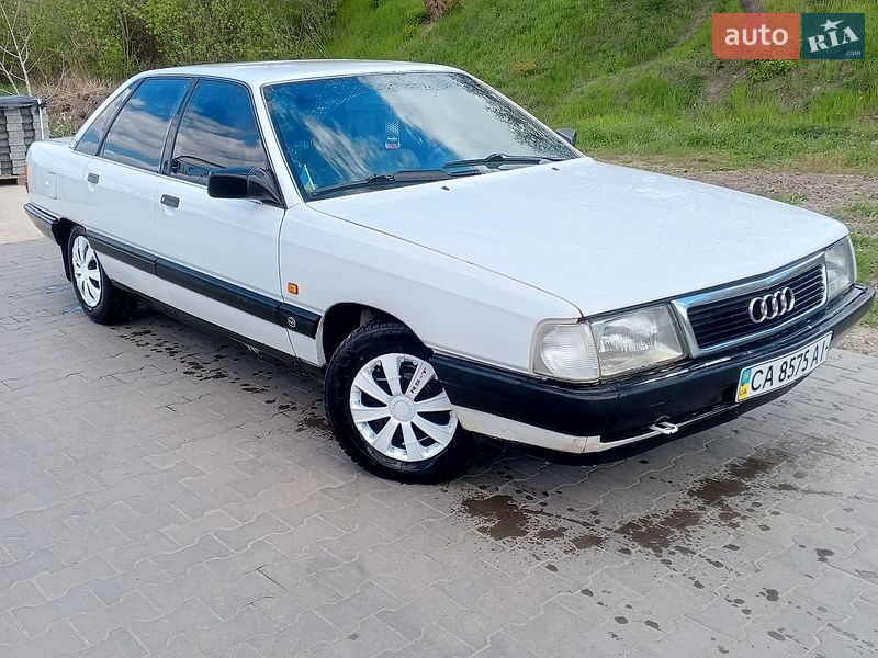 Седан Audi 100 1989 в Ватутіному