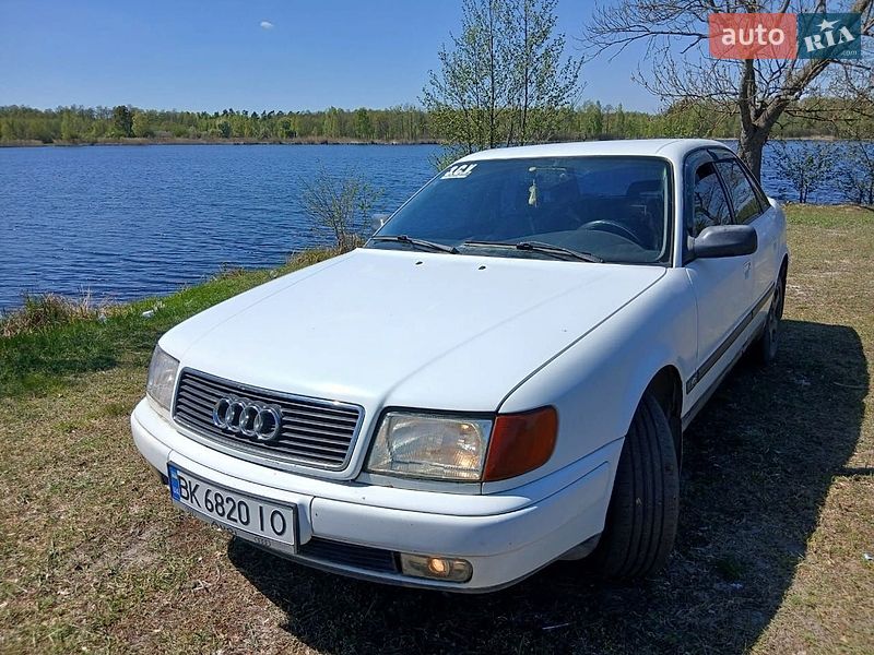 Седан Audi 100 1992 в Заречном