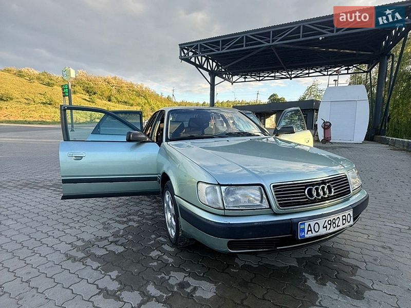 Седан Audi 100 1992 в Ужгороді