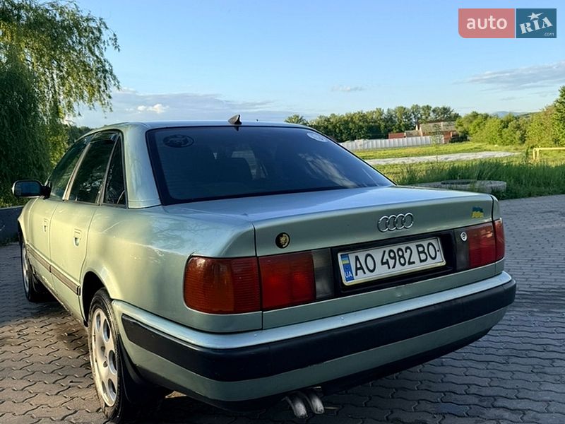 Седан Audi 100 1992 в Ужгороді
