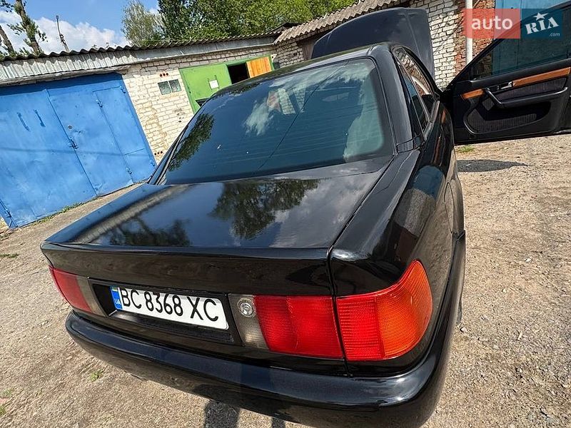Седан Audi 100 1991 в Городке