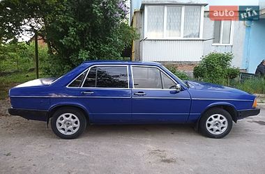 Седан Audi 100 1978 в Немирові