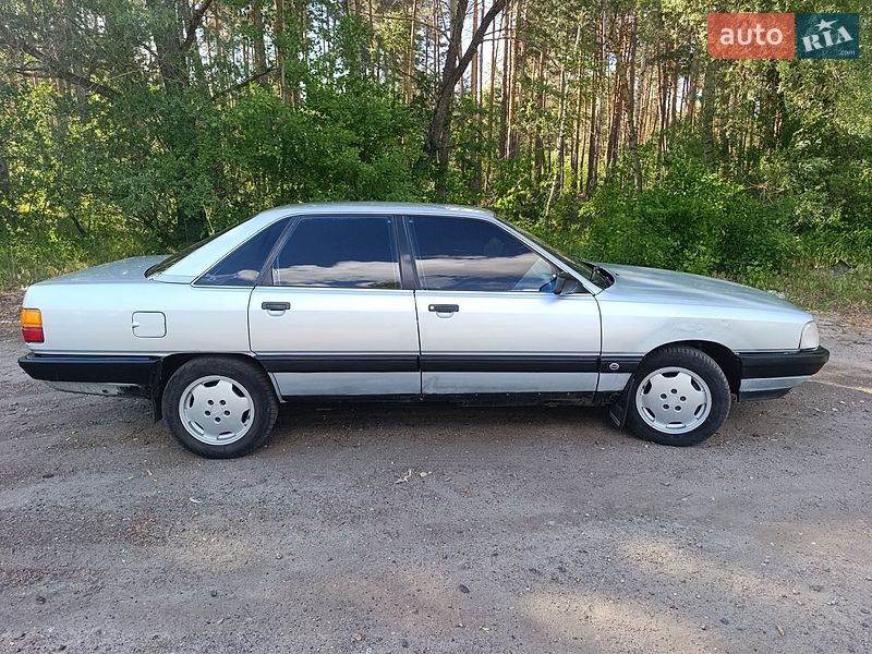 Седан Audi 100 1989 в Лебедине