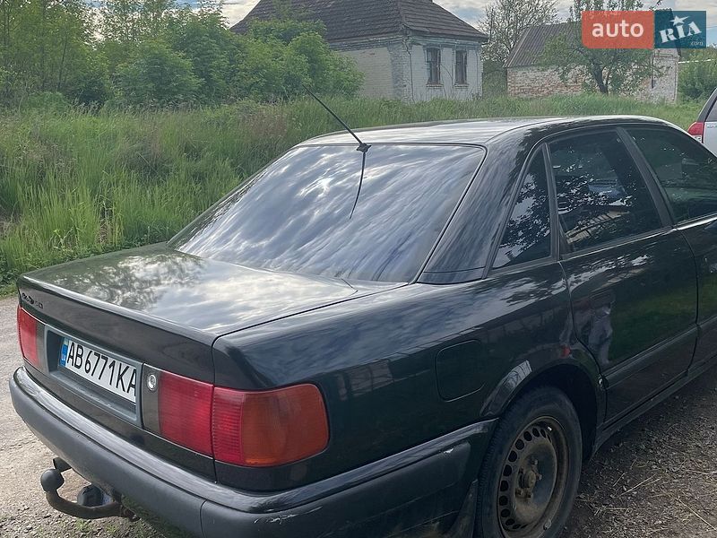 Седан Audi 100 1992 в Вороновиці