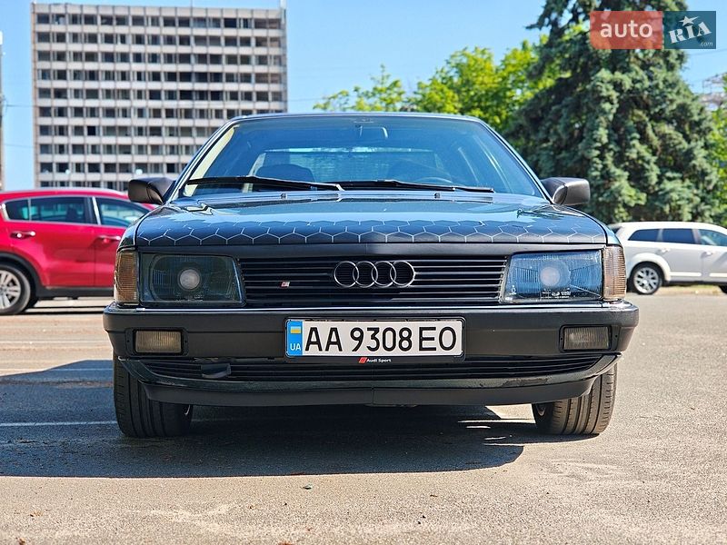 Седан Audi 100 1990 в Києві