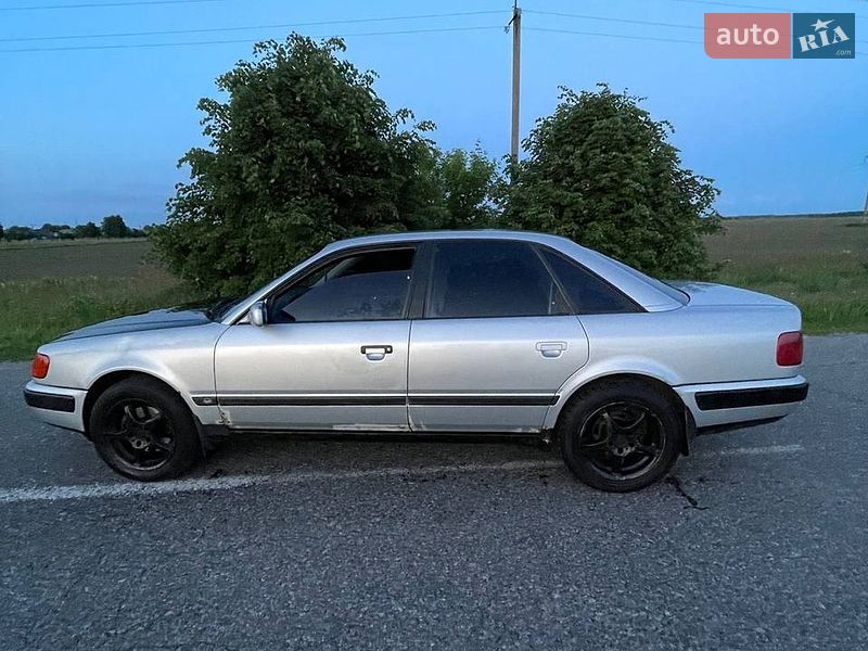 Седан Audi 100 1992 в Василькове